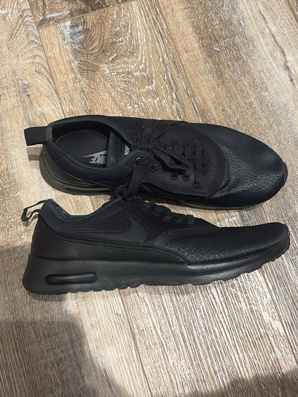 Nike Women’s Black Athletic Sneakers